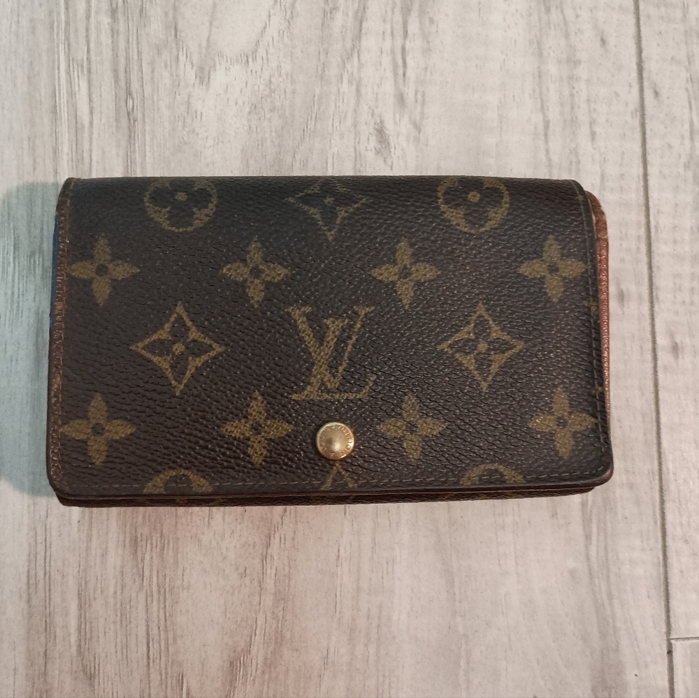 Louis Vuitton LV Monogram Porte Monnaie Tresor Wallet